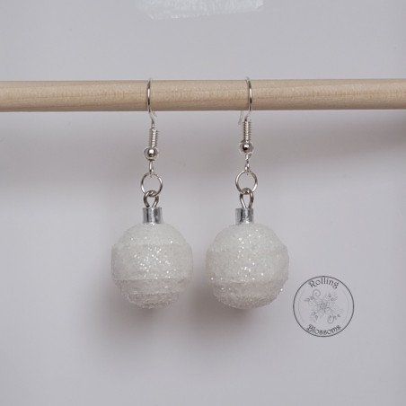 Quilled Snowball Earrings - Rolling Blossoms