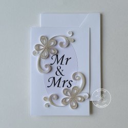 Quilled wedding card by rolling blossoms.