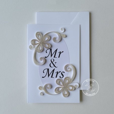 Quilled wedding card by rolling blossoms.