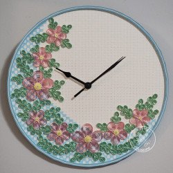 Quilled woven clock by rolling blossoms