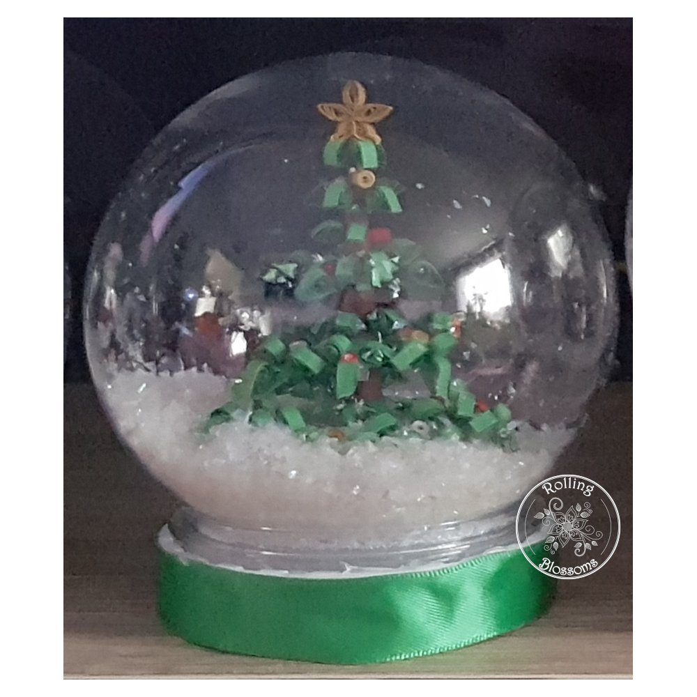 Quilled Christmas Tree Snowglobe
