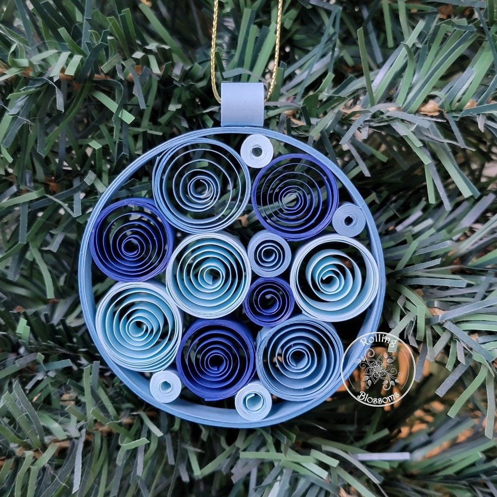 Quilled Round Christmas Ornament